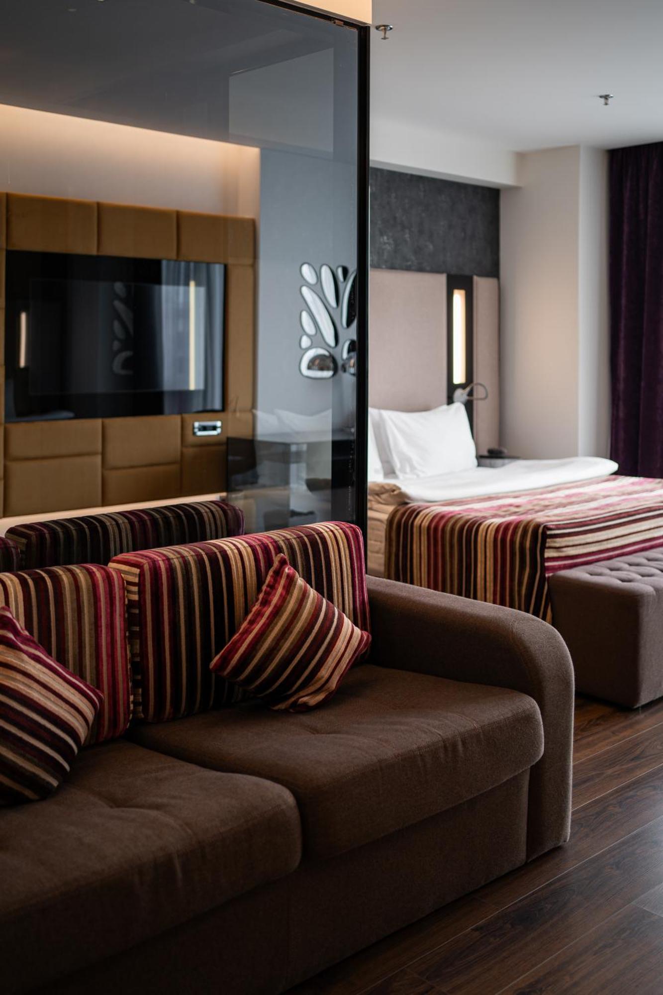 11 Mirrors Design Hotel Kiev Luaran gambar