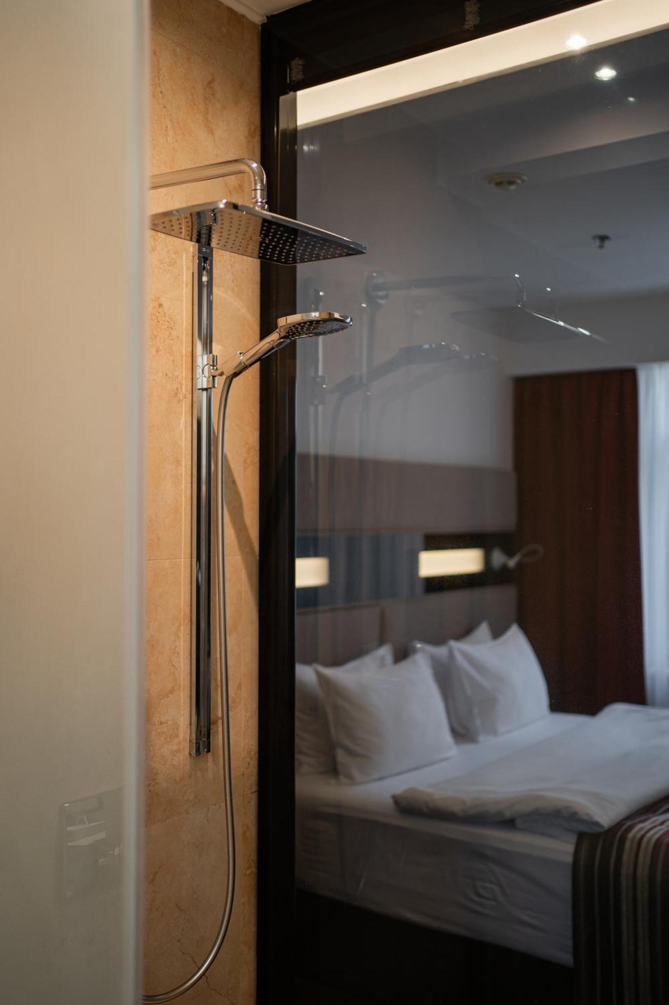 11 Mirrors Design Hotel Kiev Luaran gambar