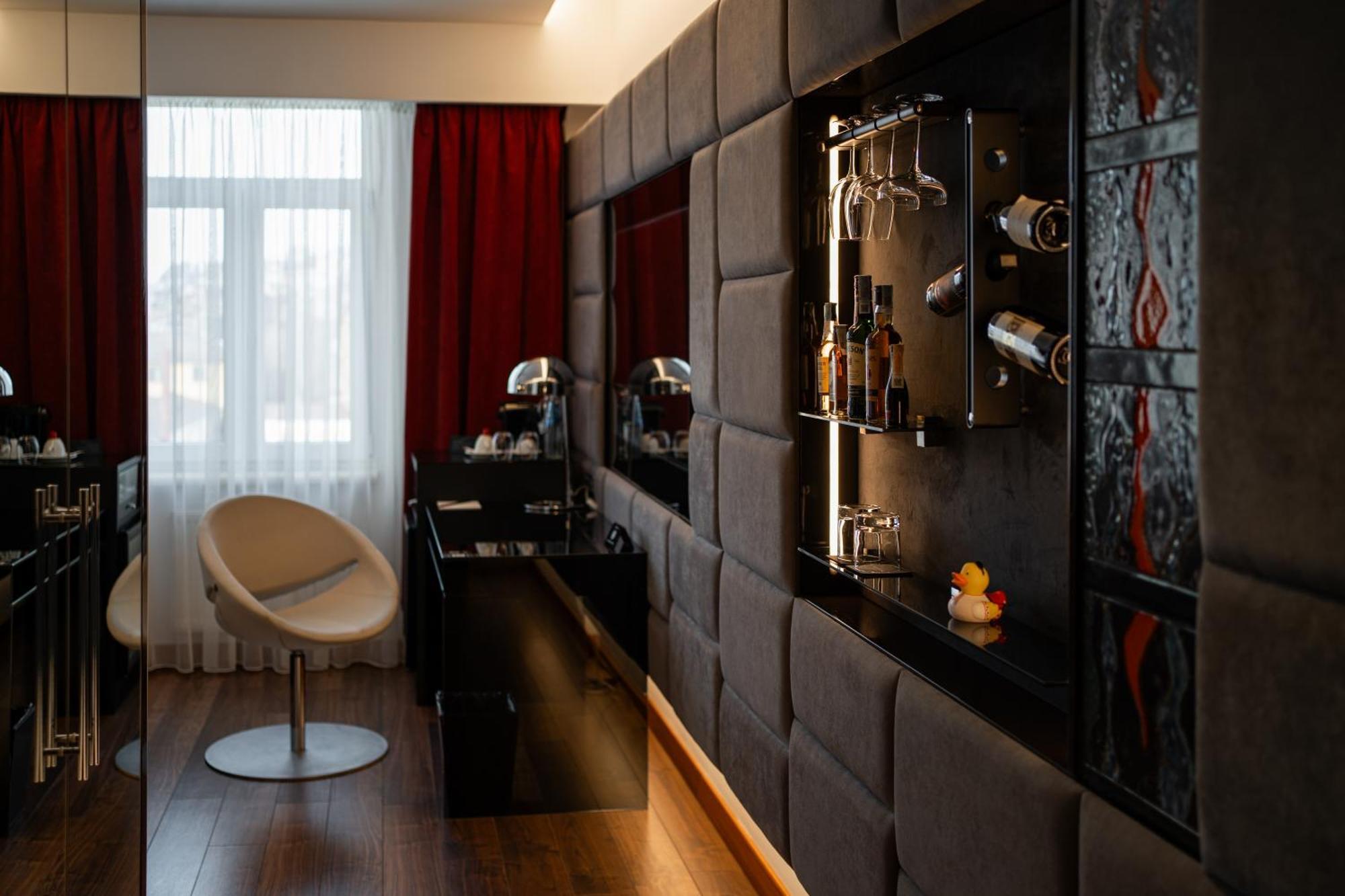 11 Mirrors Design Hotel Kiev Luaran gambar